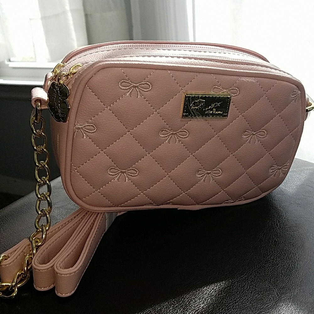 Betsey Johnson | Elegant Cross Body bag
